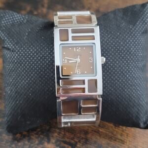 Vintage Watches Vivani Ladies Silver Grid Bracelet Quartz Watch Y2K Modern